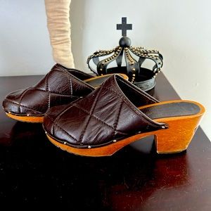 Juicy Couture leather clogs